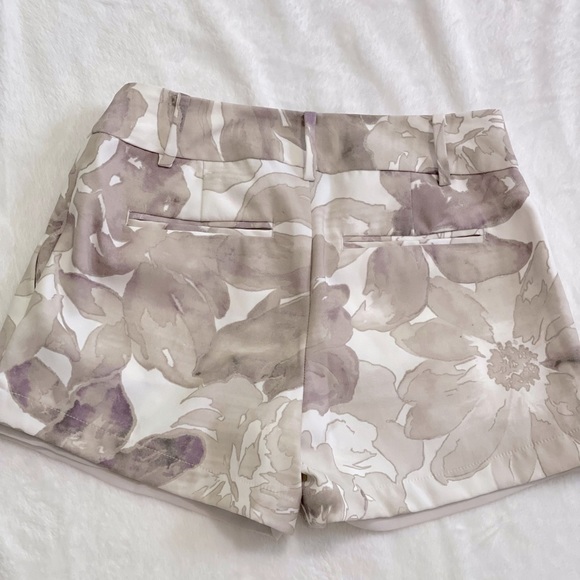 Simply Vera - Vera Wang shorts size 2 - Picture 2 of 3